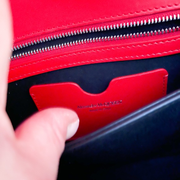 Alexander McQueen Knuckle Red Jewel Embellished Leather Cross Body Bag - Picture 12 of 15